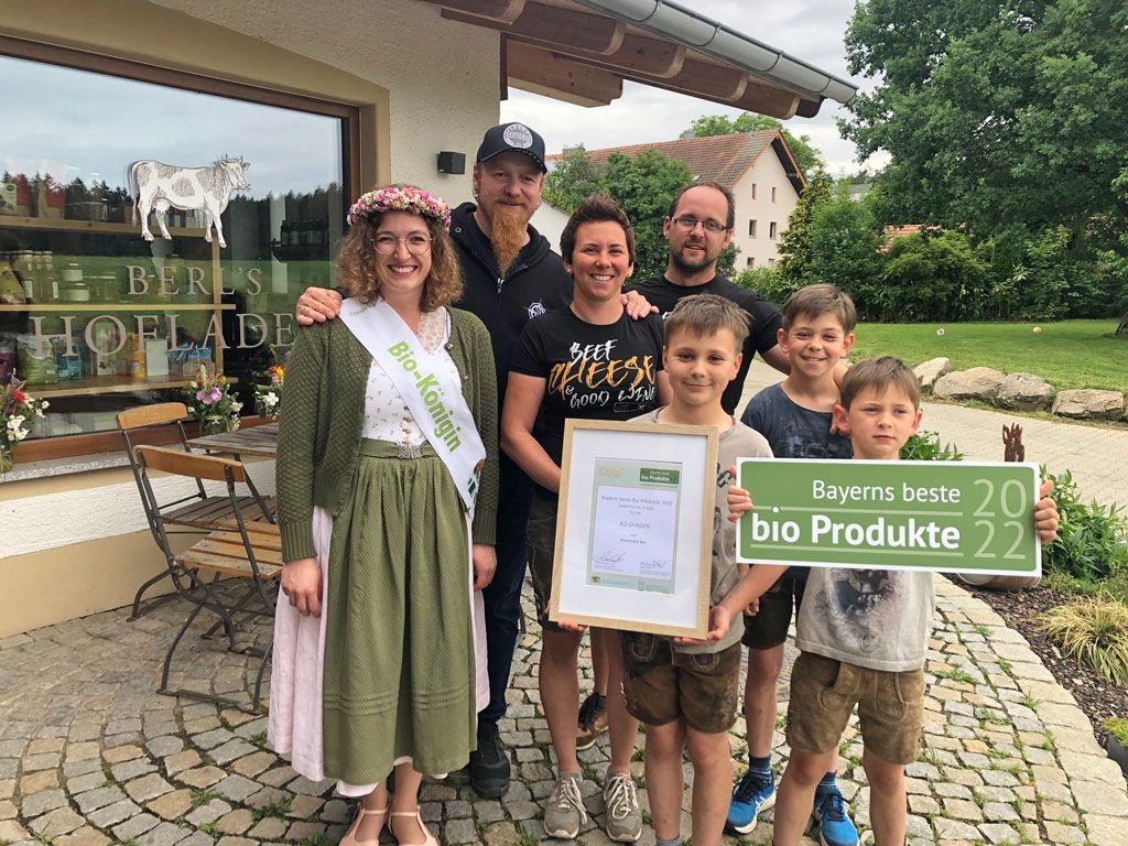 Gold-Auszeichnung Besuch von Biokönigin Annalena I. und Starkoch Ludwig Maurer